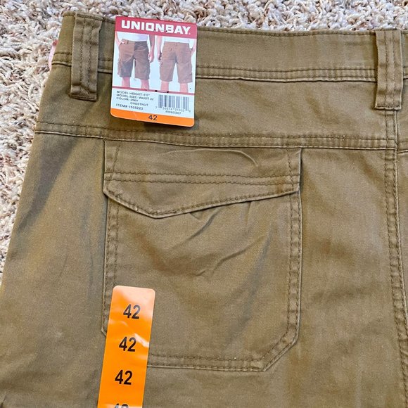Unionbay Men's Flex Waist Stretch Cargo Shorts Chestnut, Size 42 (New) - Picture 8 of 14